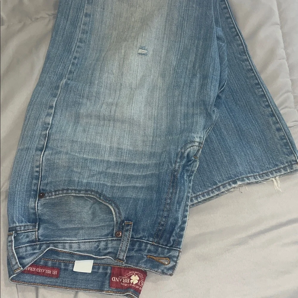 Lucky Brand Men’s Classic Blue Straight Jeans - Picture 3 of 8